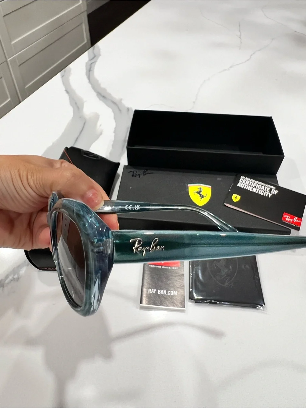 Ray-Ban must have